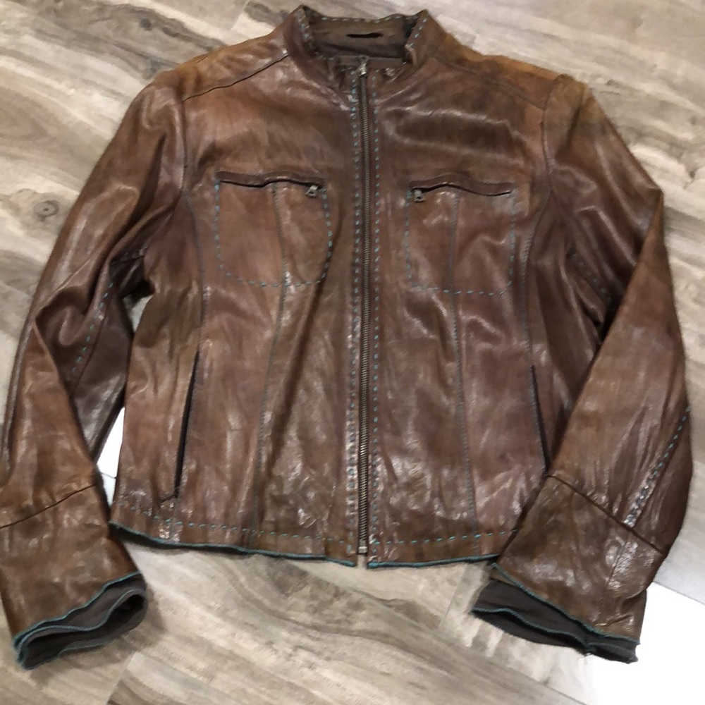🔥🔥TAHARI Stitched soft leather Moto jacket